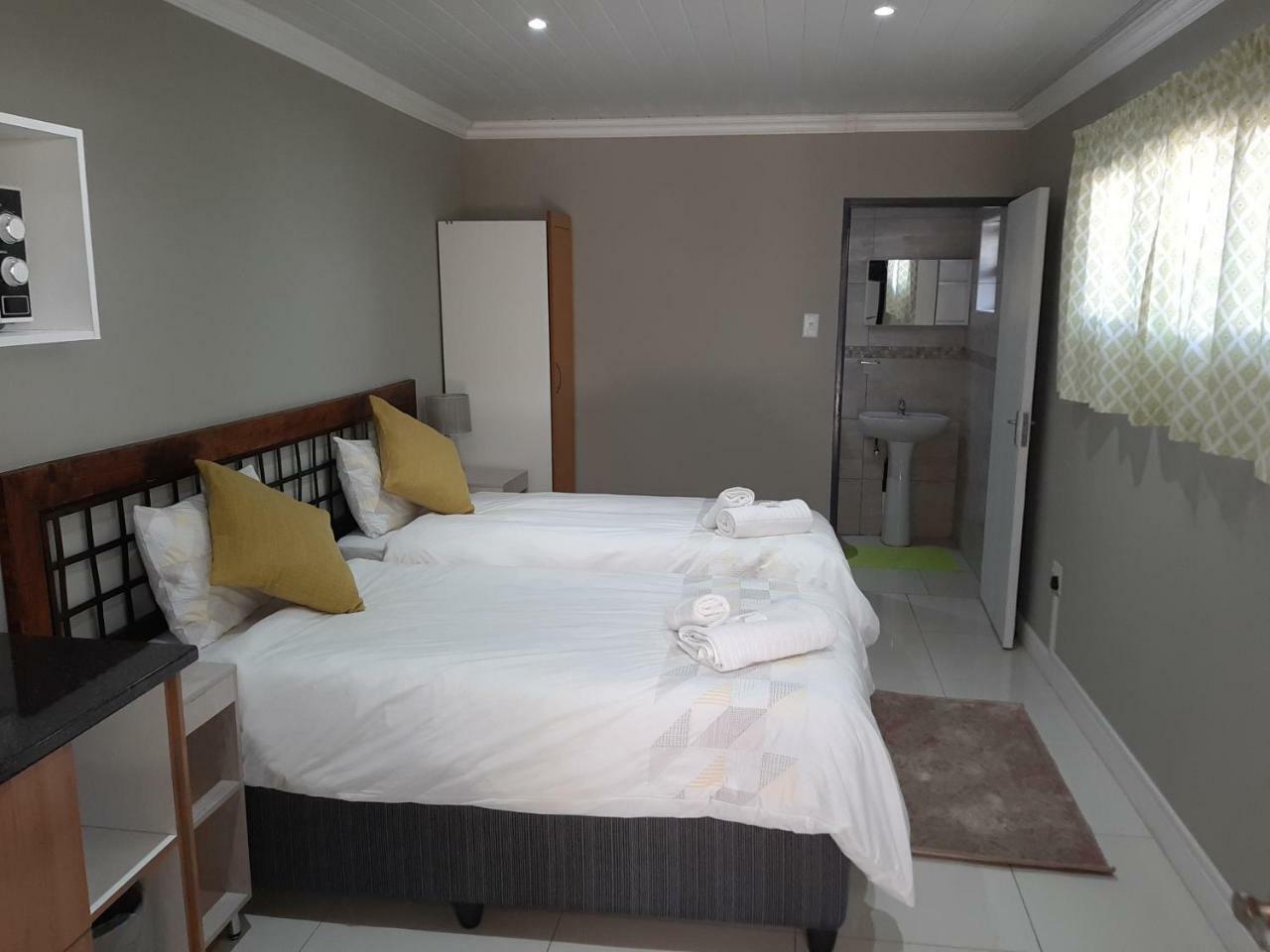 Lux Rooms On 37 Bloemfontein Exterior photo
